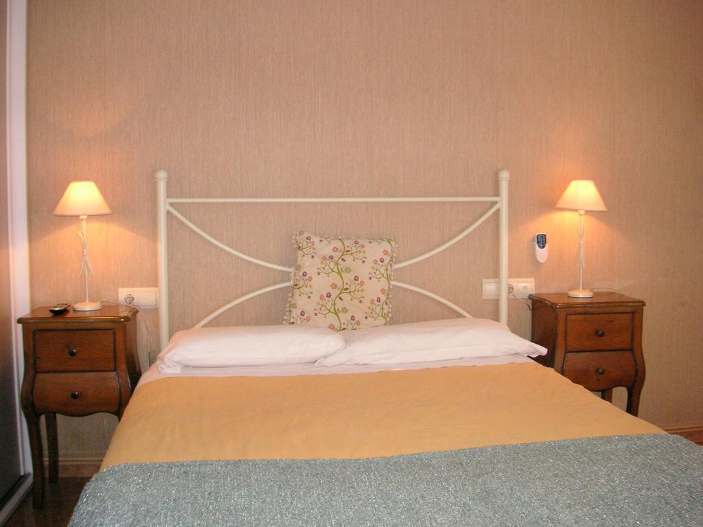 Aire De Colldejou Hotel Room photo